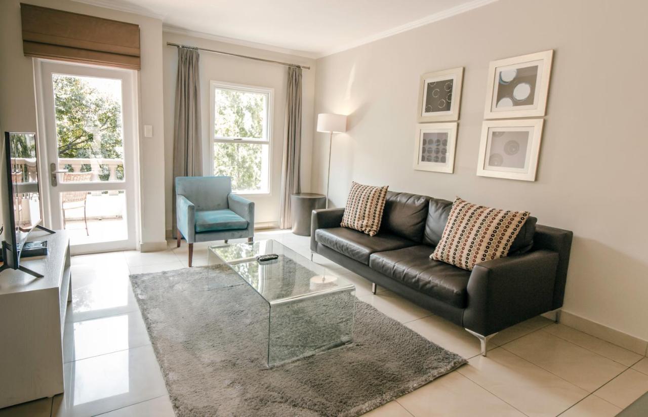 Villa Via Executive Suites With Power Back-Up Sandton Extérieur photo