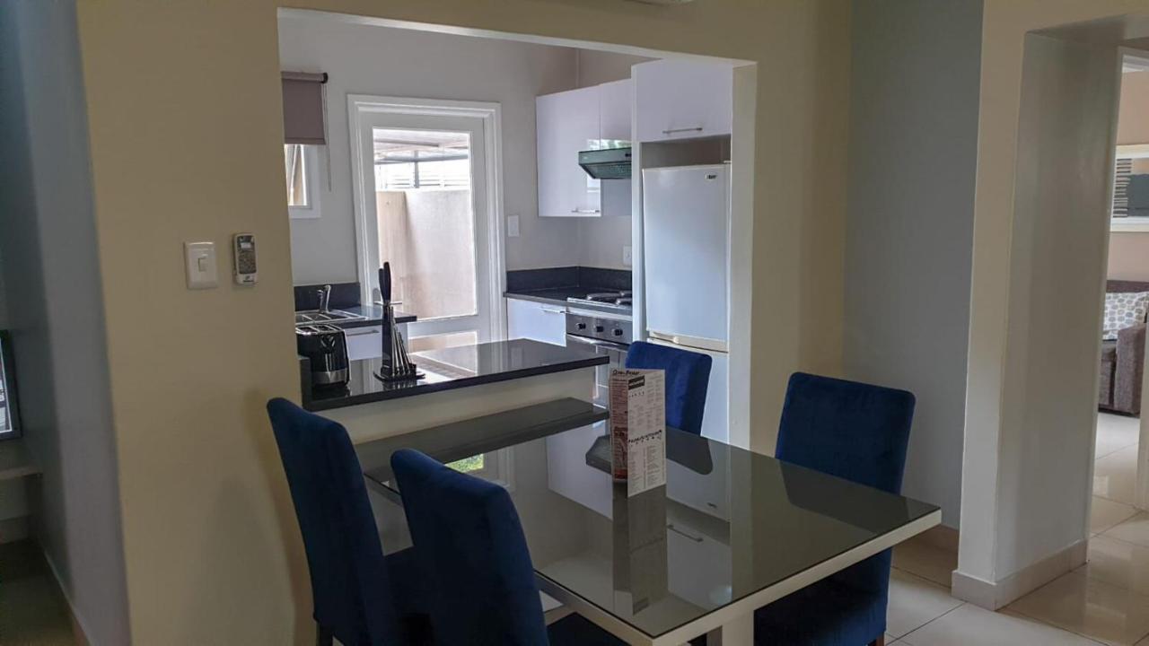 Villa Via Executive Suites With Power Back-Up Sandton Extérieur photo