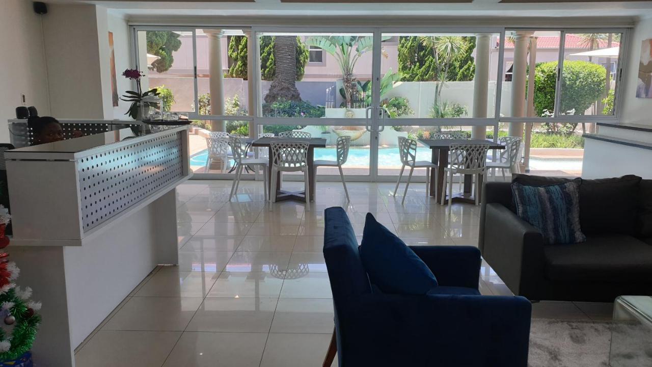 Villa Via Executive Suites With Power Back-Up Sandton Extérieur photo